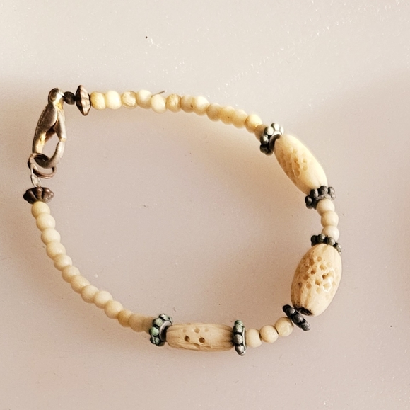 Pair of Vintage Beaded Bracelets - Picture 2 of 3